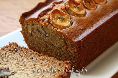 PLUM CAKE DE NUECES Y PL&Aacute;TANO