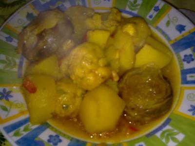 ALBONDIGAS DE BACALAO CON ALCACHOFA Y PATATA